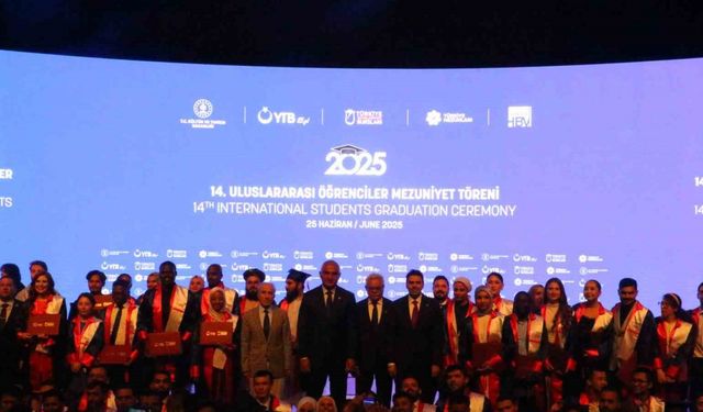 Bakan Ersoy: "‘Ben Türkiye Mezunuyum’ dediğinizde, sıcak bir tebessüm göreceksiniz"