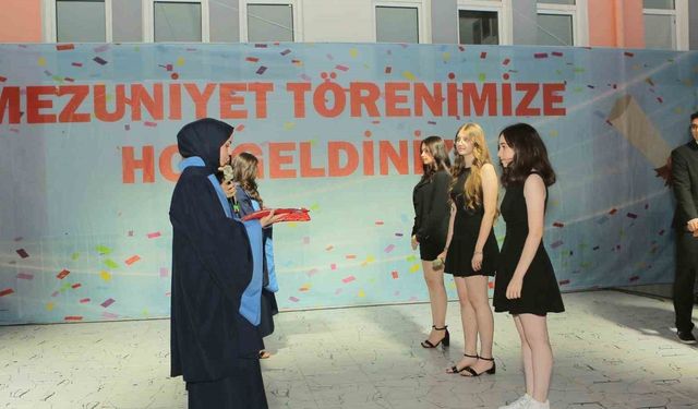 Balıkesir FEKAL’de mezuniyet sevinci