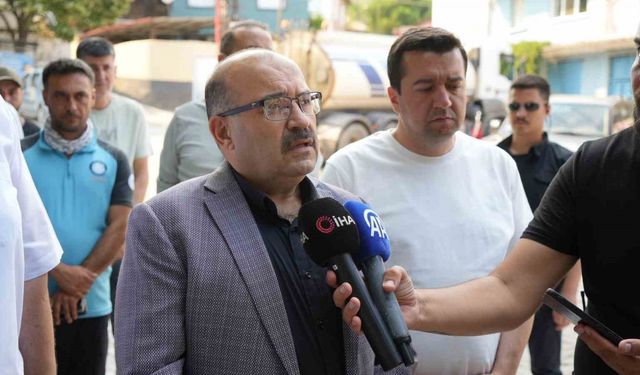 Balıkesir Valisi Ustaoğlu: "Üç ilçemizde 4 mahallede yangınlarla mücadelemiz sürüyor"
