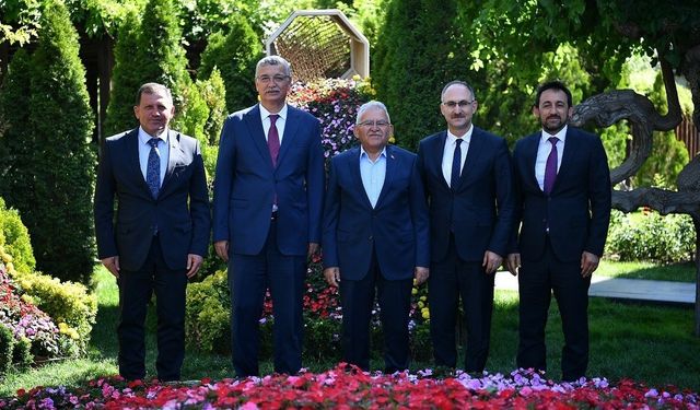 Büyükşehir’de Avrupa Spor Şehri Kayseri’nin spor projeleri masaya yatırıldı