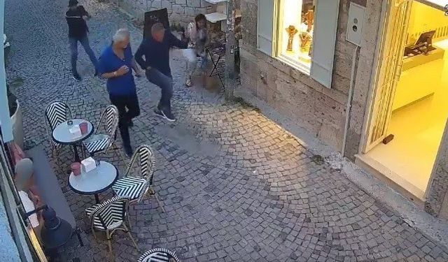 Çeşme’de iş insanına silahlı saldırıda bulunan 6 şüpheli tutuklandı