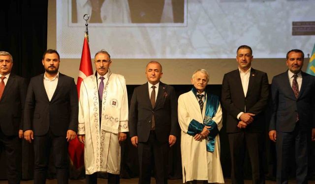 Elazığ’da Kırım Tatar Türk Halkı Milli Lideri Mustafa Abdülcemil Kırımoğlu’na fahri doktora verildi