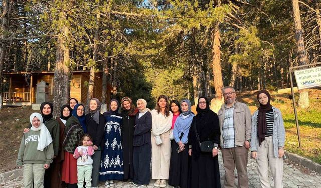 Gediz’de manevi danışmanlık faaliyetleri mezunlarla Murat Dağında veda buluşmasıyla taçlandı