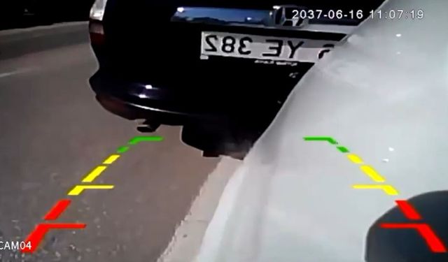 Mudanya Yolu’nda makas... İki aracın karıştığı kaza kamerada