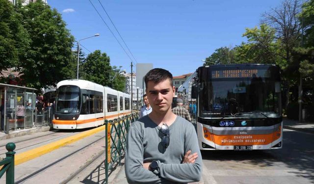 (ÖZEL) Eskişehirli gencin tek tutkusu toplu taşıma araçları