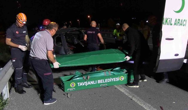 Tavşanlı’da feci kaza... 2 araç çarpıştı: 1 ölü, 3 yaralı