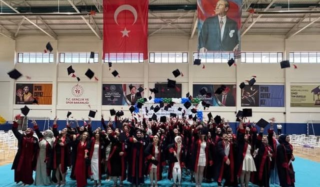 Tavşanlı’da mezuniyet sevinci