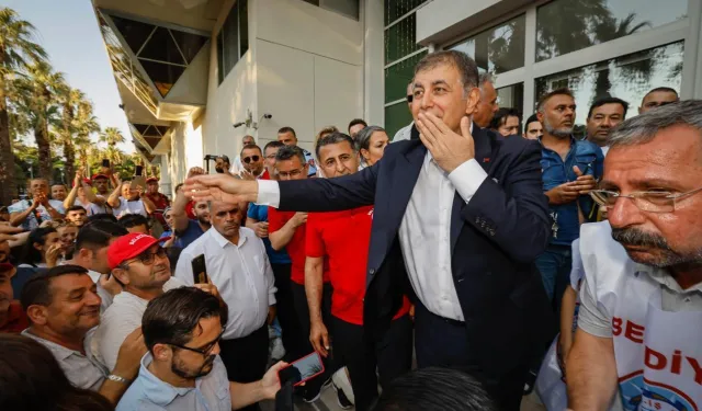 Başkan Tugay müjdeyi verdi: Tüm işçiler geri alınacak