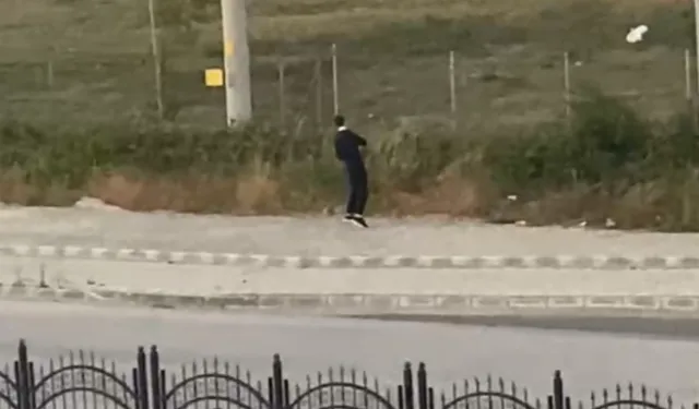 Düzce'de kaldırımda boks yapan genç gündem oldu