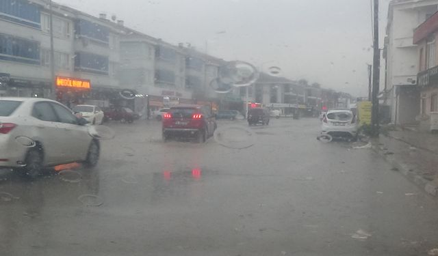 Sağanak Yağmur İnegöl'de Etklili Oldu