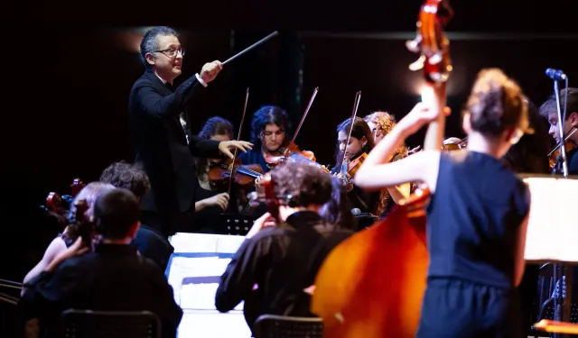 İzmir Narlıdere'de senfonik konser