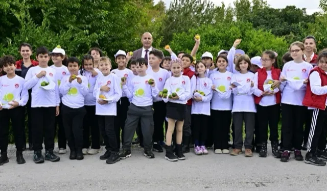 İzmir'de çocuklar tarımı lider kampta öğreniyor