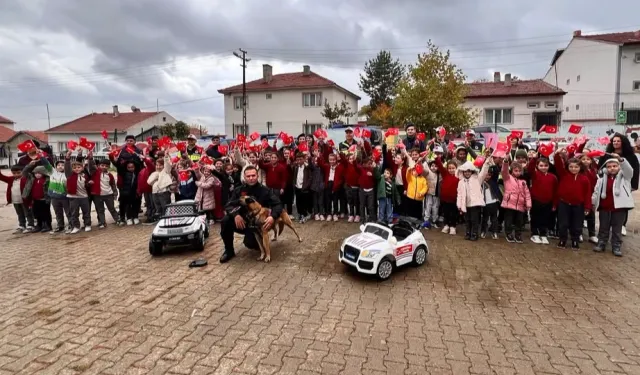 Miniklere güvenlik ve trafik eğitimi