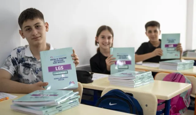 5 bin öğrenciye ücretsiz test kitabı