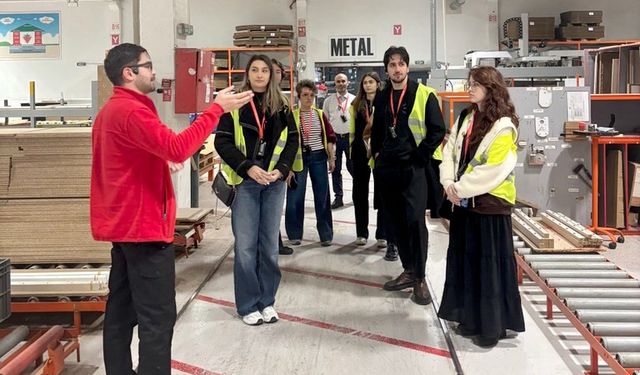 Genç tasarımcılar çilek’te: hayalin ürüne dönüştüğü süreci yerinde gözlemlediler