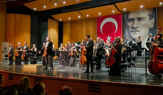 Bursa'da Atatürk'e senfonik anma