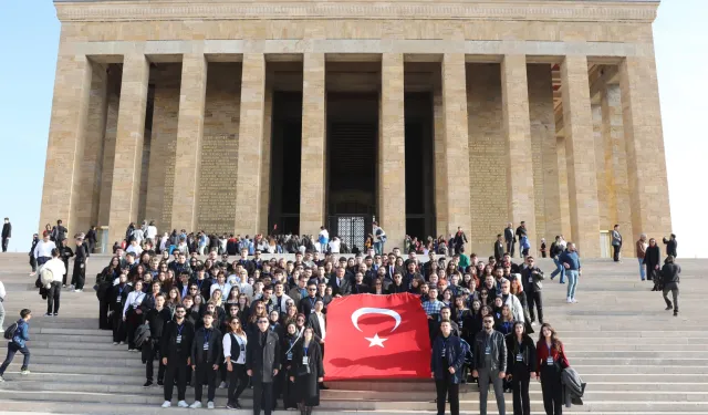 Bursalı 300 genç Ata'nın huzurunda