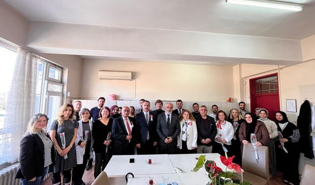 CHP İnegöl İlçe Başkanı Zemci Şahin’den Öğretmenler Günü Mesajı “Eğitim Sistemi Çıkmazda”