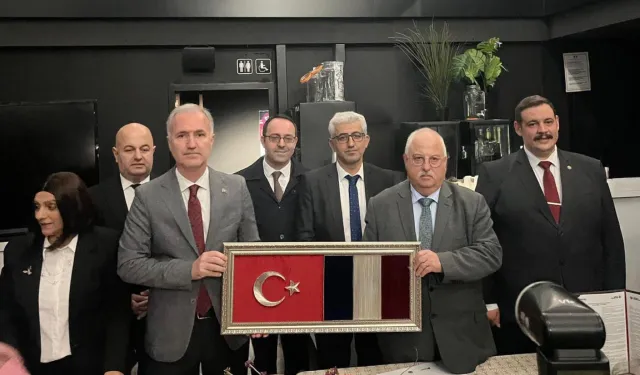 Fransa Cenon'da Bursa İnegöl dostluğu pekişti