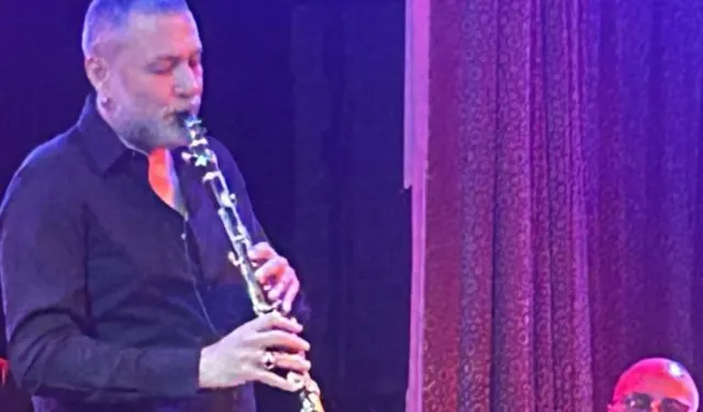 Hüsnü Şenlendirici Amerika turnesinde fırtına gibi esiyor