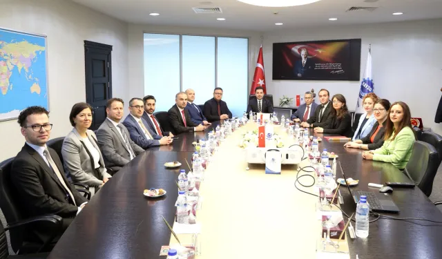 KAYSO ticaret müşavirlerini 'birebir' görüştürdü