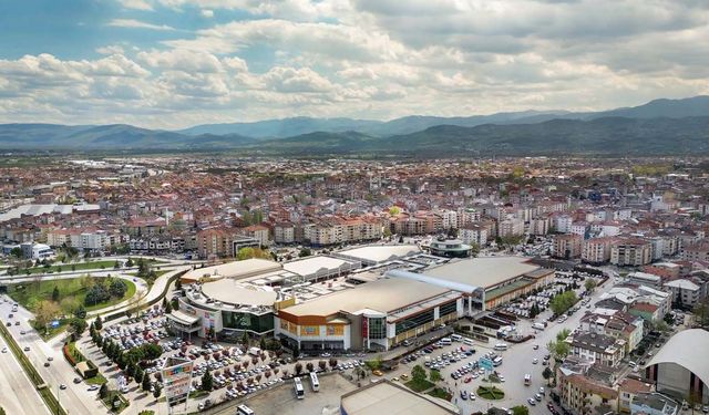 2025’te Şehrin Buluşma Noktası Yine İnegöl AVM Oldu