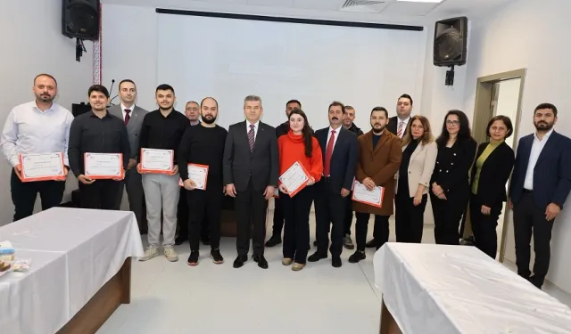 Artvin'de tütün kullanımını bırakan 15 kişiye Vali Ergün'den teşekkür