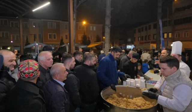 İnegöl'den bin kişilik helva ikramı