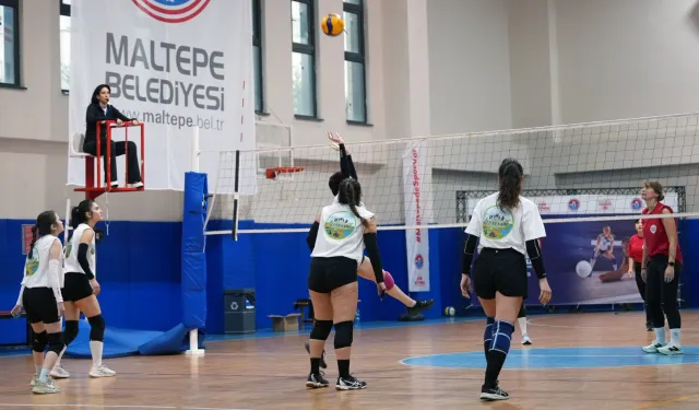 İstanbul Maltepe'de kadınlar şiddeti 'blok'ladı