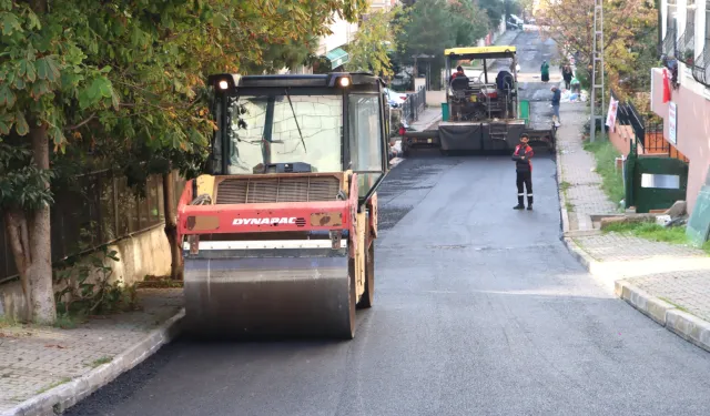İstanbul Maltepe'de yol yenileme çalışmaları tüm hızıyla sürüyor