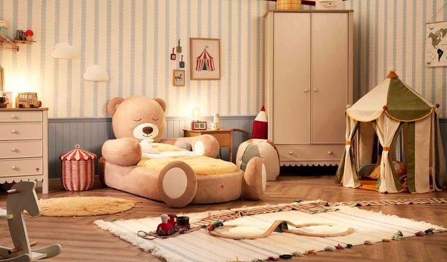 çilek’ten kendi yatağına geçiş sürecini destekleyen yeni uyku arkadaşı: teddy ayıcık karyola