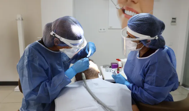 Antalya'da ücretsiz diş hizmeti yoğun ilgi gördü