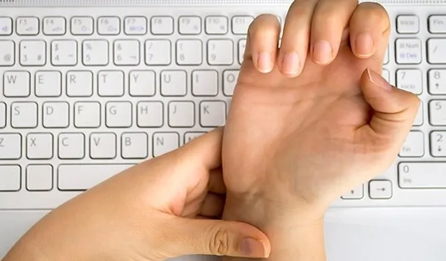 Bilgisayar başında uzun zaman geçirenler dikkat