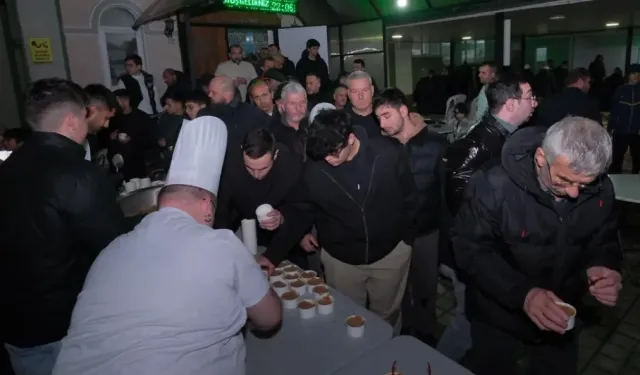 İnegöl'de helva kazanları kandil için kaynadı