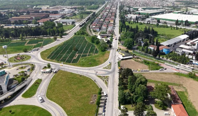 Sakarya Arifiye'nin merkezi Büyükşehirle sil baştan yenileniyor