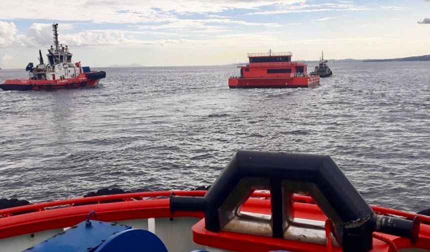 Çanakkale Boğazı’ndan geçen ’Esenkıyı’ yedeklisi makine arızası yaptı