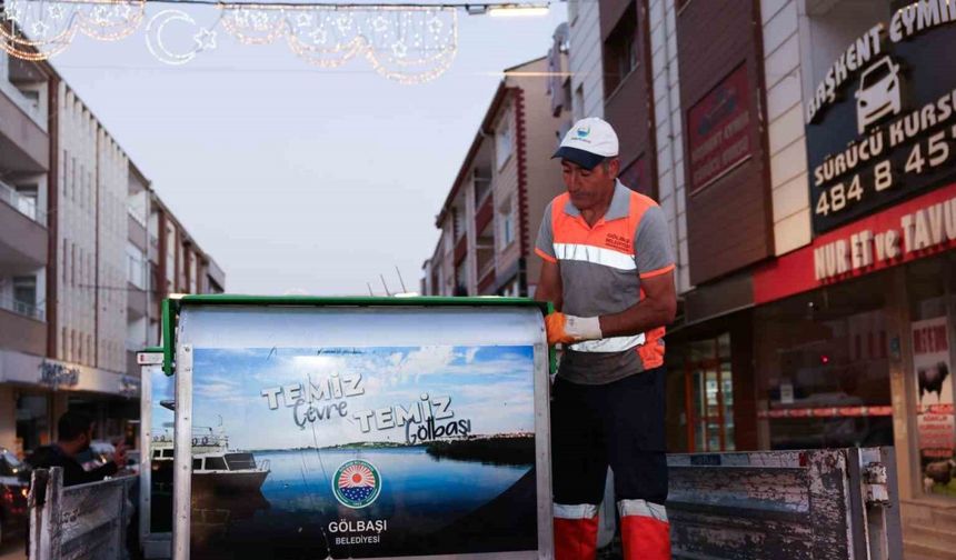 Gölbaşı Belediyesi, yeni çöp konteynerlerini hizmete sundu