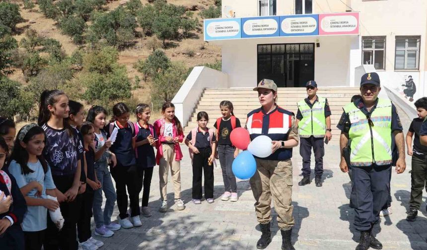 Jandarmadan öğrencilere trafik eğitimi