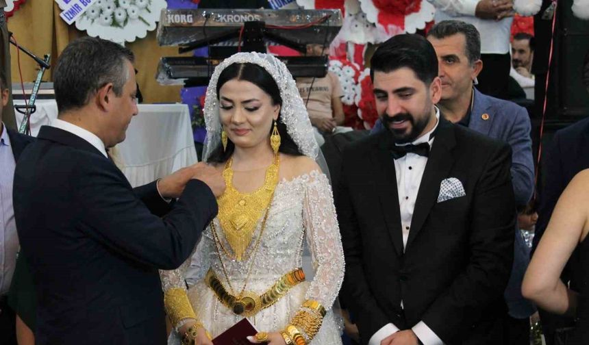 Özgür Özel, Mardin’de nikah şahidi oldu