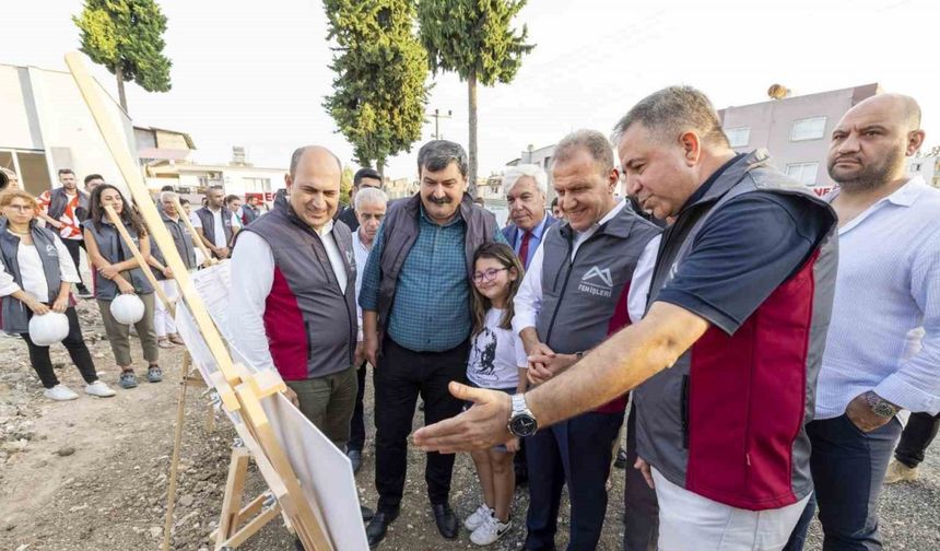 Toroslar Spor Park ve Çocuk Gelişim Merkezi inşaatında çalışmalar sürüyor