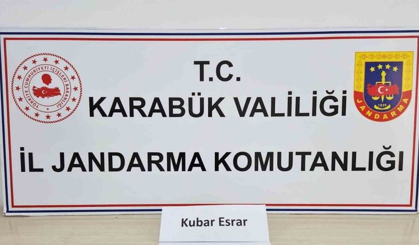 Uyuşturucu poşeti üzerindeki parmak izi zanlıyı yakalattı