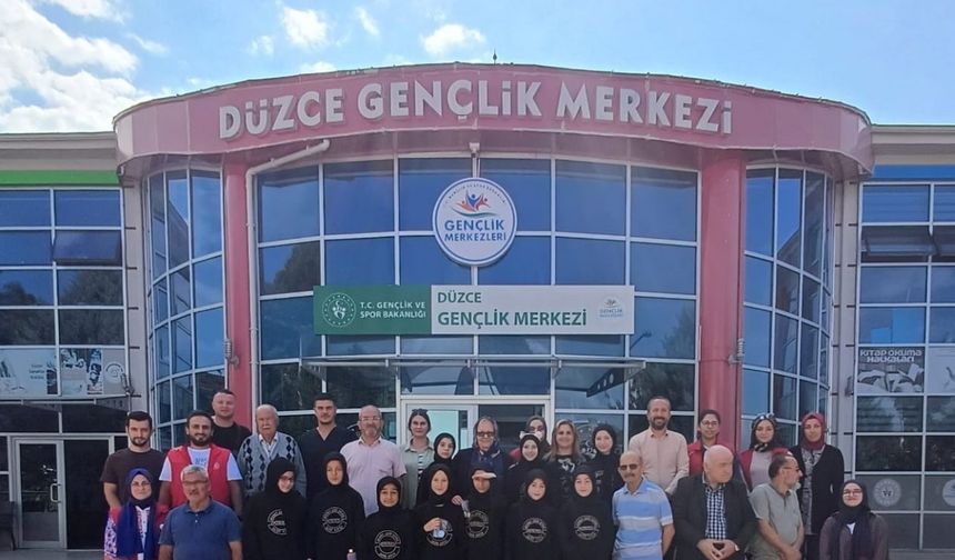 Yaşlısı ve genci aynı eğitimde buluştu