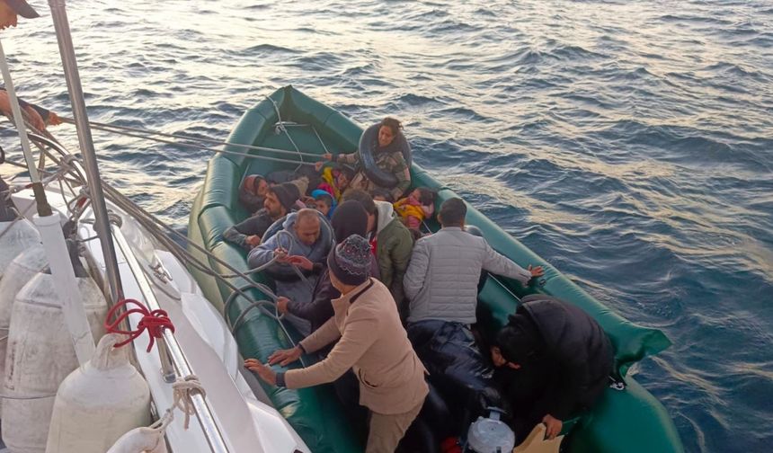 İzmir açıklarında 40 düzensiz göçmen yakalandı, 29’u kurtarıldı