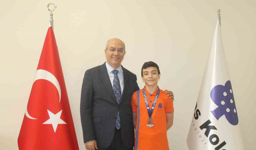 İhlas Koleji öğrencisi karate şampiyonasında gümüş madalya kazandı