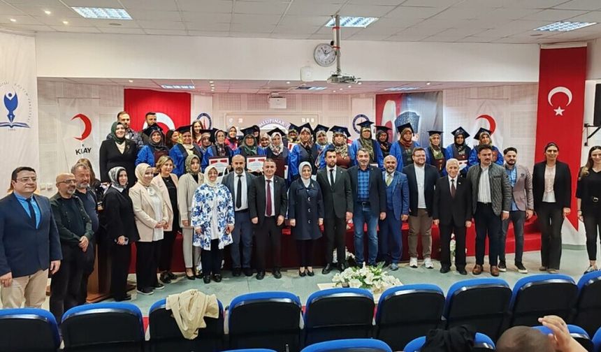 DPÜ’de "Kadın Üniversitesi" mezuniyet coşkusu
