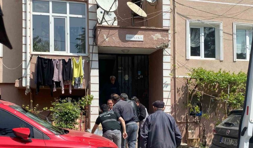 Evinde ölü bulundu