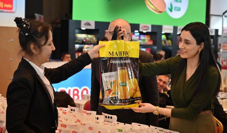 Mahbuba, Antalya’da göz doldurdu