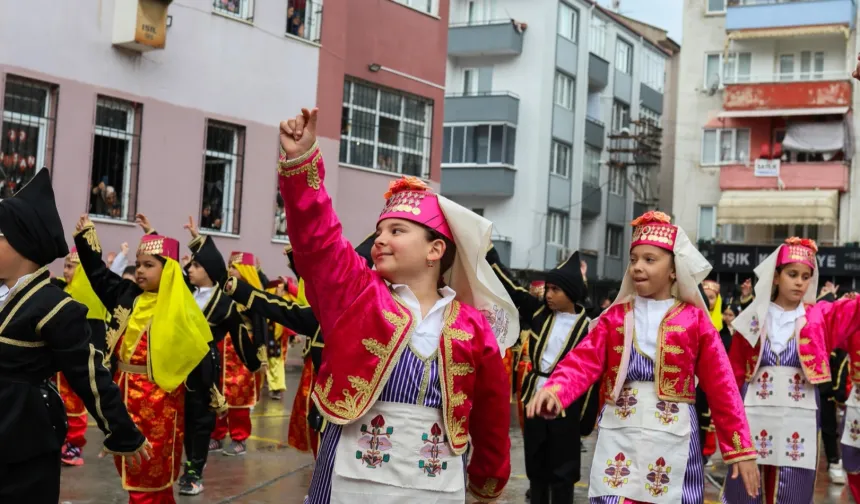 Bursa Gemlik’te 1470 öğrenci sanatla buluşuyor