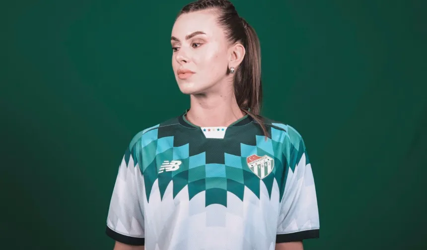 Bursaspor’un yeni sezon taraftar formaları ilgi görüyor