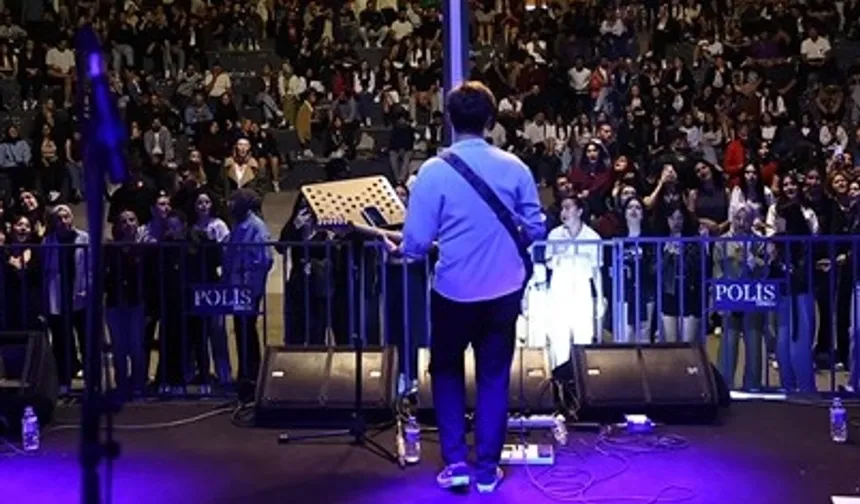 ​​​​​​​Denizli’de gençlik konserleri ile bayram coşkusu